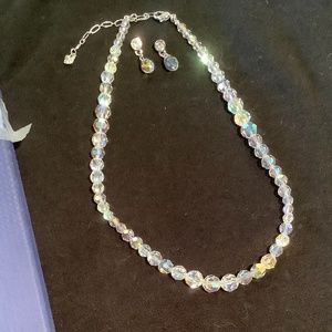 Beautiful Swarovski crystal necklace and earring set